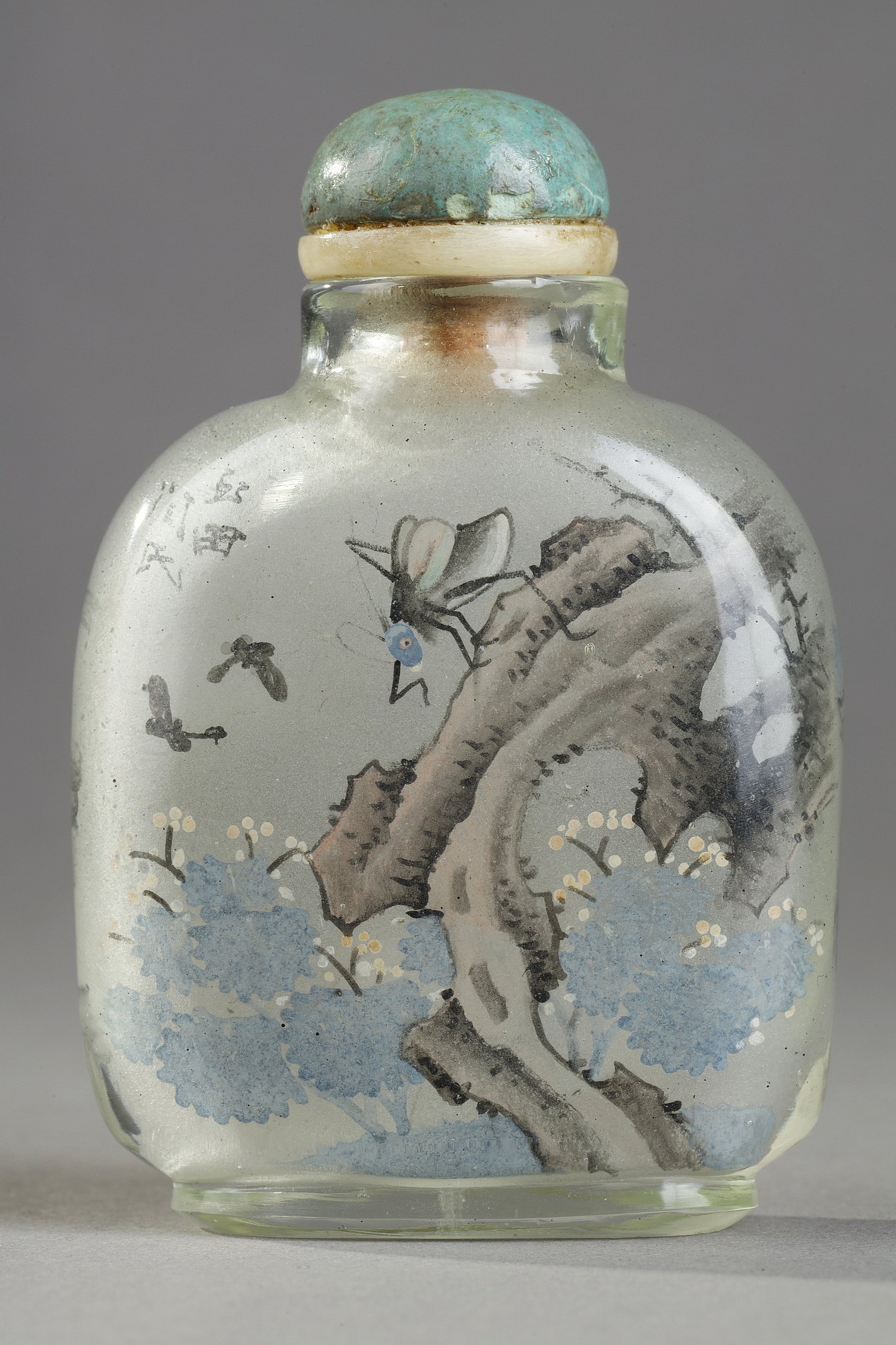Snuff bottle
